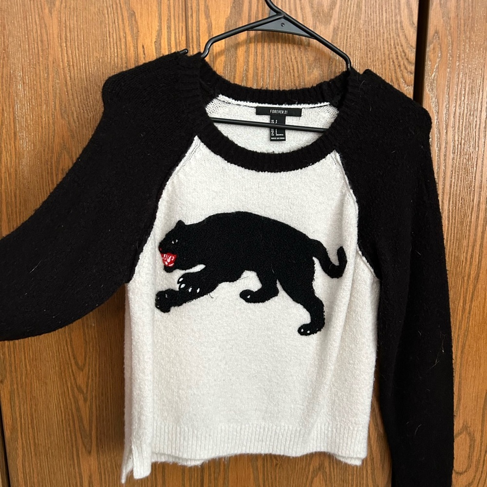 Forever 21 cropped panther sweater size small